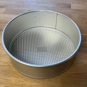 Wilton cake pan round aluminum springform pan 9” inches